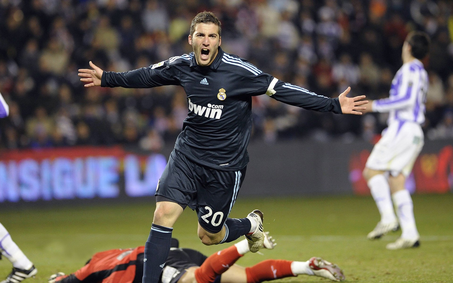 开云平台-戈贝尔，沉默巨人的雷霆之怒